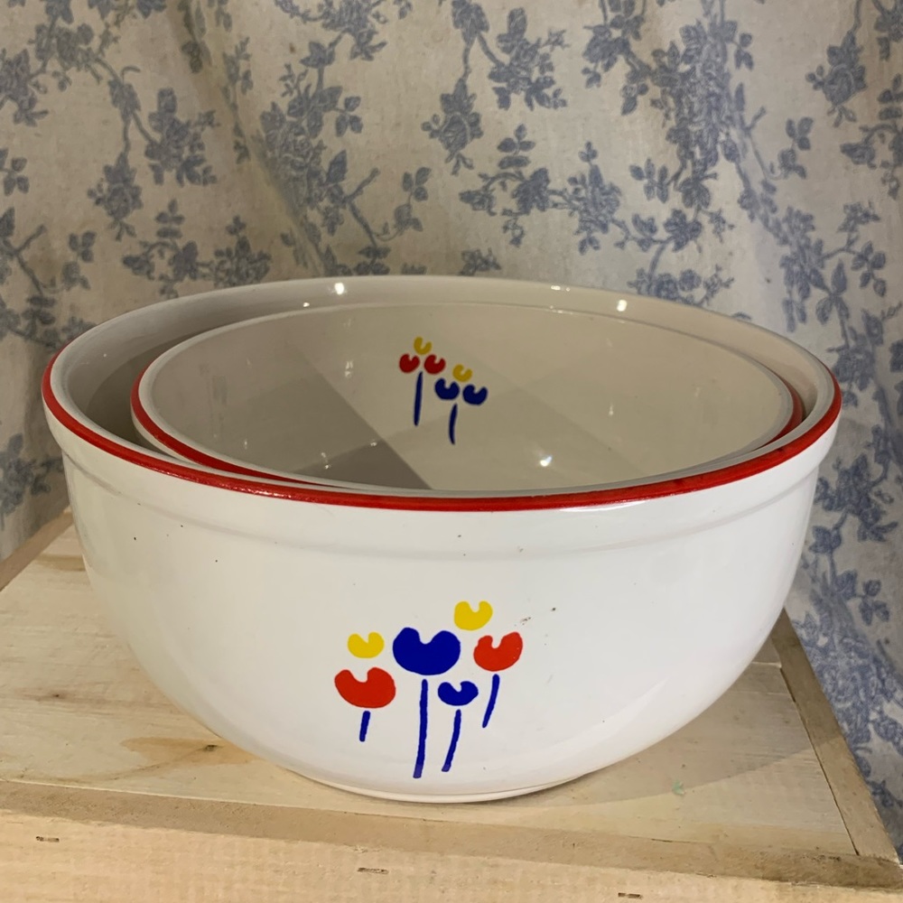 Set of 2 VTG Riva Designs White Ceramic Nesting Bowls with Tulips Primary Colors